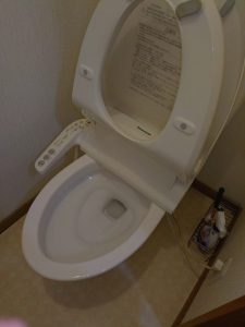 和歌山県和歌山市布引にトイレつまりの修繕にお伺いさせていただきました。