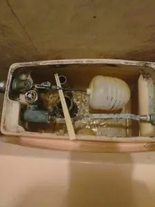 静岡県静岡市葵区両替町のお宅へトイレ水漏れの水廻りメンテナンスにお伺いしました。