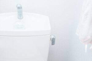 トイレタンクがひび割れ！？トラブルの原因から対処法まで