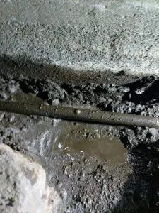 静岡県富士市岩本へ給水管の一部補修作業に伺いました