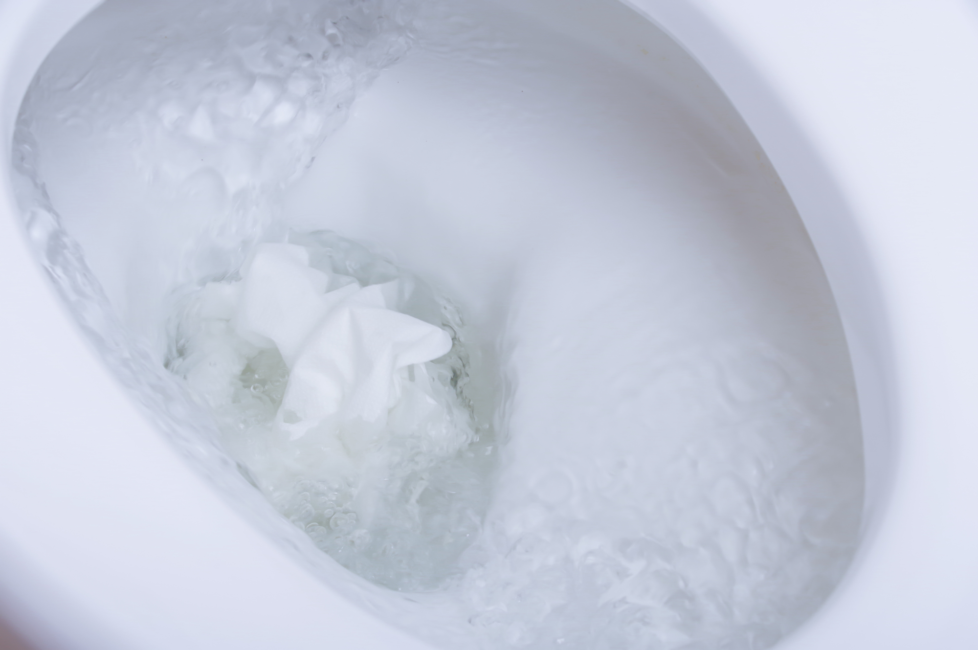 トイレつまりを今すぐ解決！原因別の対処法とプロに頼むべきケース