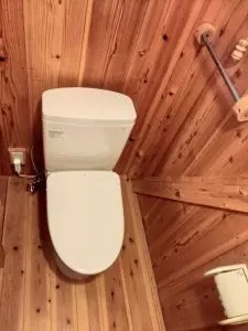 鳥取県鳥取市福部町へトイレ水漏れの修理にお伺いさせていただきました。