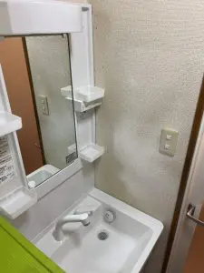 愛知県一宮市に洗面化粧台水漏れでお伺いしました