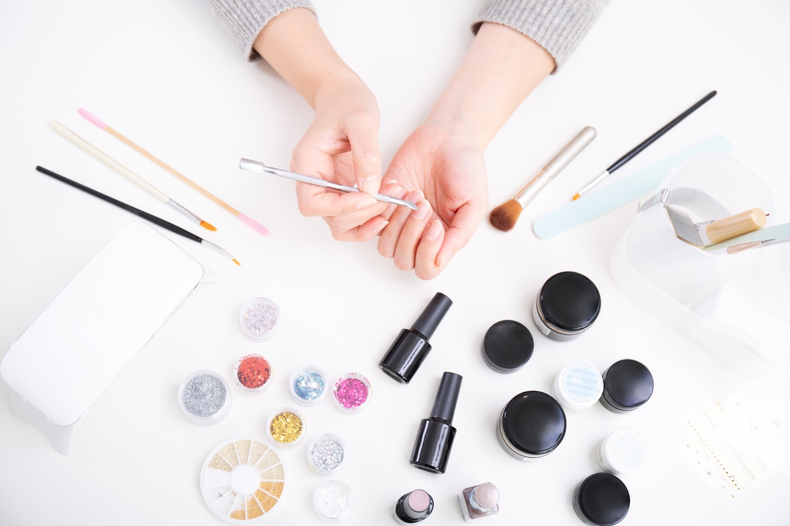 マニキュアや除光液の正しい捨て方は？排水口に捨てると深刻な問題になる可能性も【水道職人：公式】