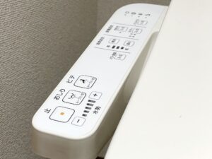 温水洗浄便座を使用すると水が漏れる原因とは？対処法を解説