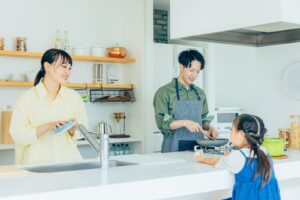これしていない？プロが警鐘を鳴らすキッチンでの4つのNG行動と長持ちさせる秘訣【水道職人：公式】