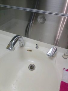 熊本県熊本市中央区辛島町へ洗面蛇口水漏れの修理依頼でお伺いしました。